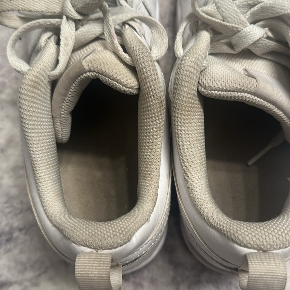 Nikes Air Force 1s all white size 7Y. BQ5448-100 - Picture 4 of 6